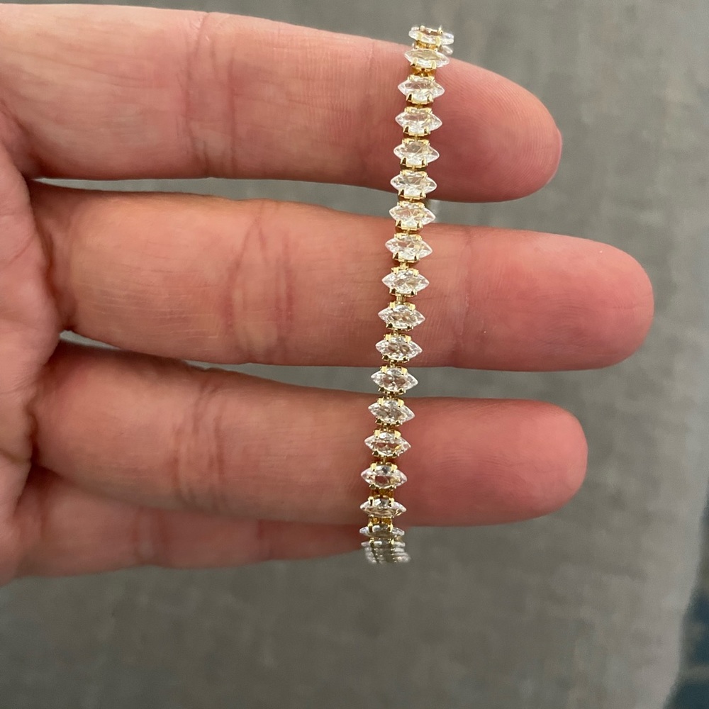 Tennis bracelet